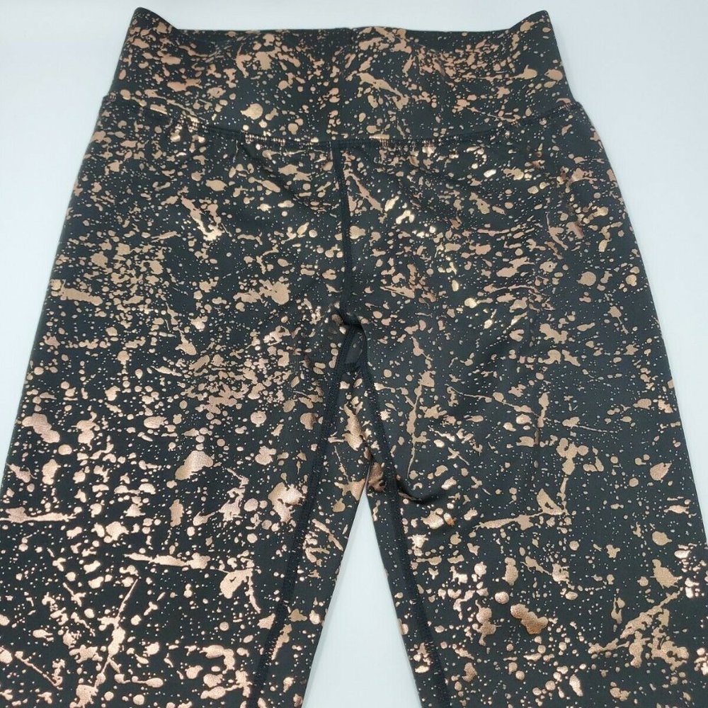 2 LIV Medium High Waisted Leggings
